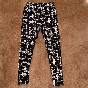 LuLaRoe Black Leggings with White Abstract Mummy Print